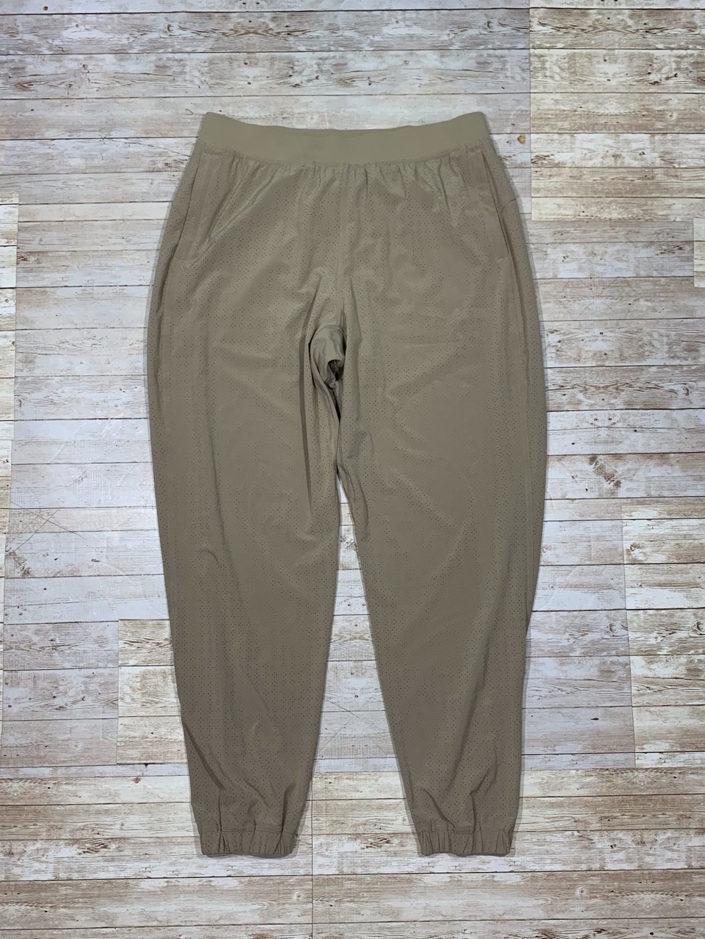 Lululemon Women Size 10 Adapted State Perforated High-Rise Jogger Pant Sheer Oak